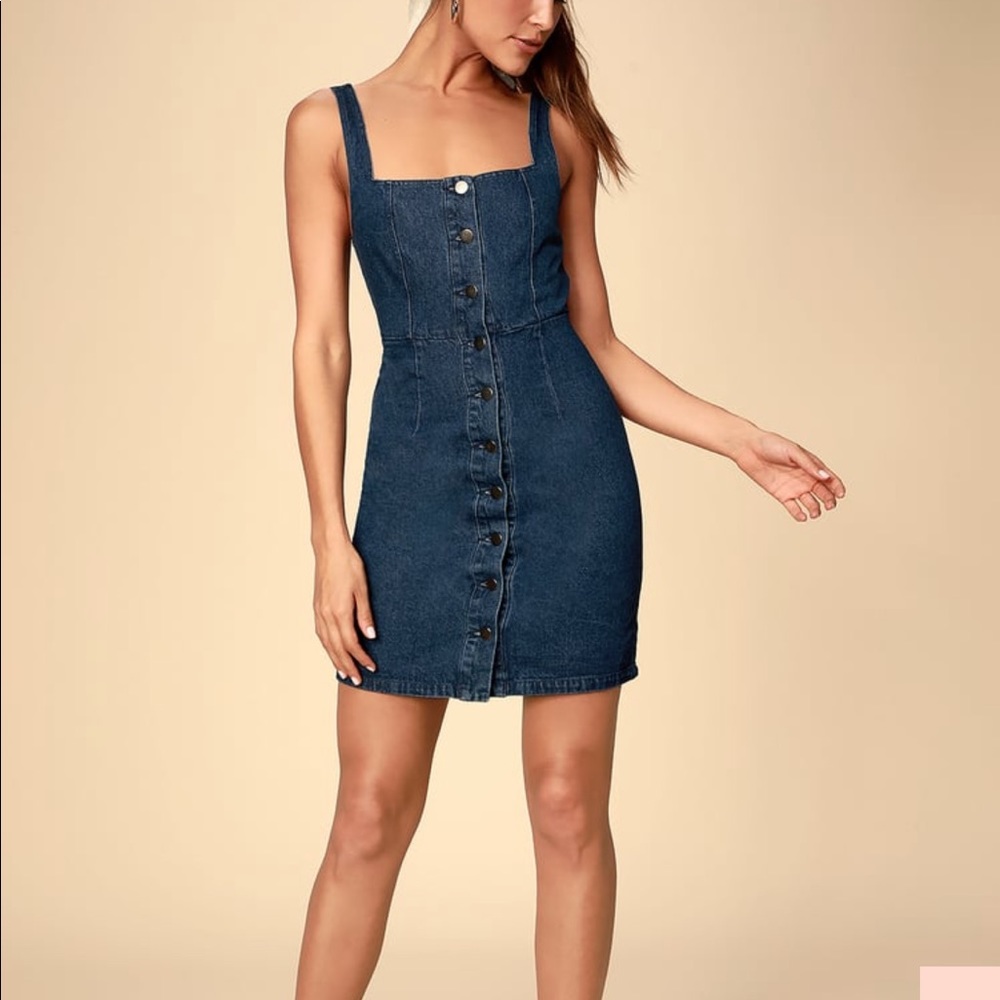 Adorable summer denim mini dress! ☀️